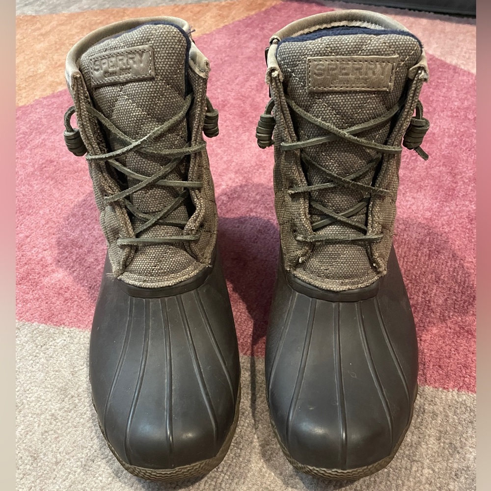 Sperry Quilted Waterproof Saltwater Duck Boots size 9